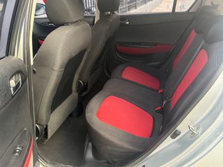 Hyundai i 20 2009-thumb-19