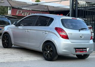 Hyundai i 20 2009-thumb-10