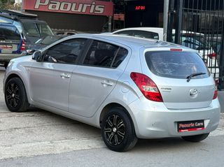 Hyundai i 20 2009-thumb-11