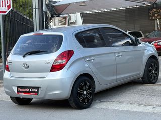 Hyundai i 20 2009-thumb-6