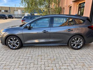 Ford Focus 2023 1.0 EcoBoost Hybr. 125cv ST-Line AutoSW SW 5-thumb-3