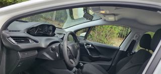 Peugeot 208 2017 1.6_Diesel-thumb-15