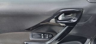 Peugeot 208 2017 1.6_Diesel-thumb-18