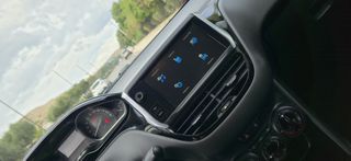 Peugeot 208 2017 1.6_Diesel-thumb-22