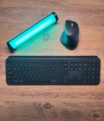Logitech MX Master & MX Keys Bundle-thumb-1