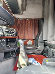 Volvo 2004-thumb-9