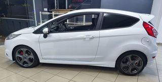 Ford Fiesta 2016 ST 182-thumb-3