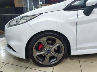 Ford Fiesta 2016 ST 182-thumb-8