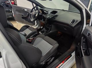 Ford Fiesta 2016 ST 182-thumb-11