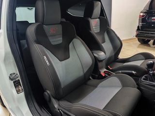Ford Fiesta 2016 ST 182-thumb-12
