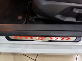 Ford Fiesta 2016 ST 182-thumb-17