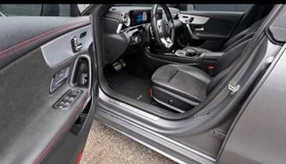 Mercedes-Benz CLA 180 2019 AMG LINE-thumb-7