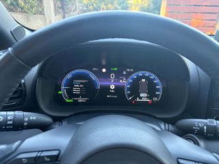 Toyota Yaris 2024-thumb-9
