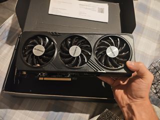 AMD Radeon RX 7600 XT 16GB-thumb-2