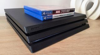 ps4 pro + δωρο το συλλεκτικο pes 2021 + δωρο spiderman