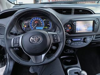 Toyota Yaris 2015 1.5 HYBRID ΜΟΝΟ 60 ΧΧΛΜ ΑΥΤΌΜΑΤΟ