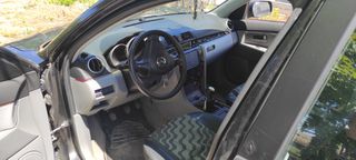Mazda 3 2005-thumb-4