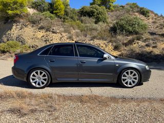 Audi A4 2001-thumb-8