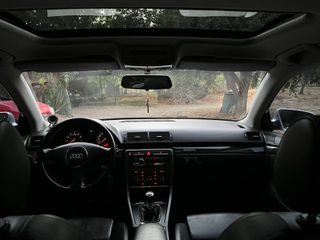 Audi A4 2001-thumb-17