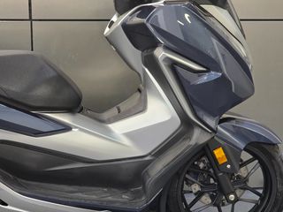 Honda Forza 300 2019-thumb-12