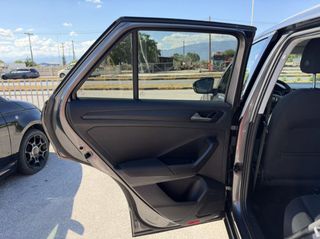 Volkswagen T-Roc 2021-thumb-23