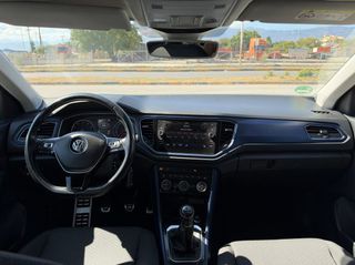 Volkswagen T-Roc 2021-thumb-12