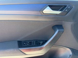 Volkswagen T-Roc 2021-thumb-10