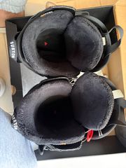 Burton moto-thumb-1