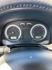 Volkswagen Golf 2003-thumb-2