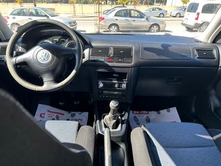 Volkswagen Golf 2003-thumb-3