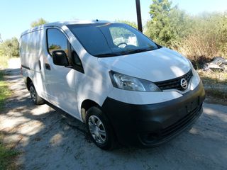 Nissan NV 200 2012