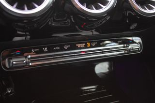 Mercedes-Benz A 180 2022 Sedan Amg line | Ελληνικό | Πλήρες αρχείο-thumb-45