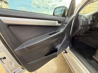 Isuzu D-Max 2013-thumb-13