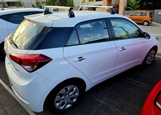 Hyundai i 20 2015 1.2 COMFORT-thumb-2
