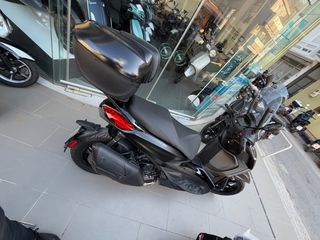 Piaggio Beverly 400 2023 HPE DEEP BLACK