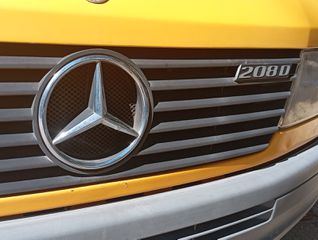 Mercedes-Benz 2002 SPRINTER 208 D