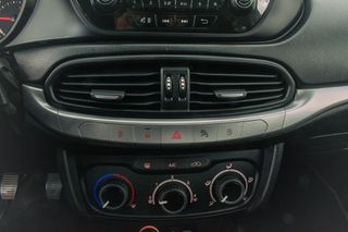 Fiat Tipo 2018-thumb-17