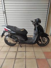 Piaggio Carnaby 300 2013-thumb-2