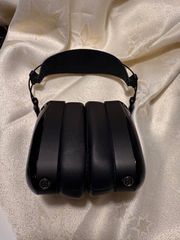 Dan Clark Audio AEON 2 Noire closed-back-thumb-1