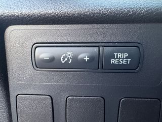 Nissan Micra 2018 ACENTA-thumb-39