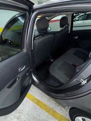 Renault Clio 2010-thumb-2