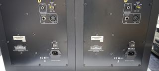 KRK ROKIT 8-thumb-10