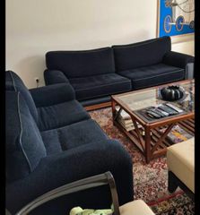 σετ σαλόνι που αποτελείται απο 2 καναπέδες ,τραπεζαρία μπουφέ και τραπεζάκι καθιστικού