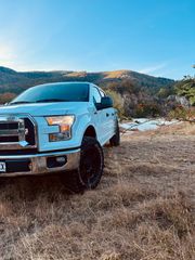 Ford F 150 2017 XLT-thumb-1
