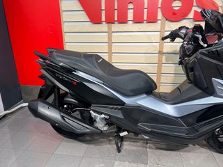 Sym Cruisym 300 2023 A-thumb-3