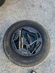 Ρεζέρβα Ανάγκης 14" (135/80 R14) με Γνήσιο Σετ Γρύλου & Εργαλείων για Fiat 500 / Brava/ Panda / Ford Ka