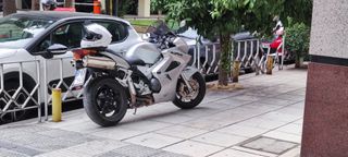 Honda VFR 800 2004 vtec-thumb-3