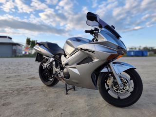Honda VFR 800 2004 vtec-thumb-13