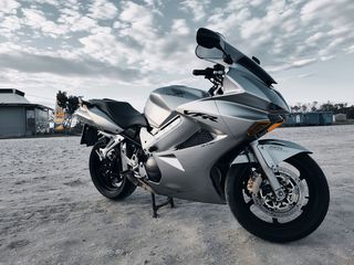 Honda VFR 800 2004 vtec-thumb-14