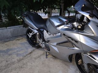 Honda VFR 800 2004 vtec-thumb-25
